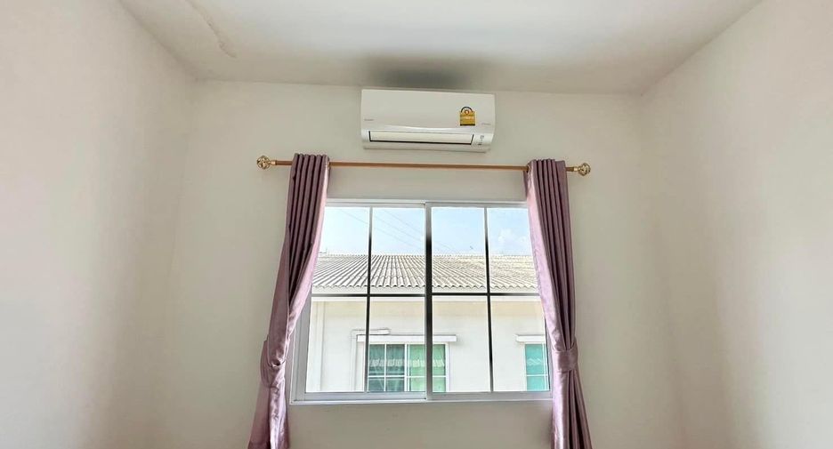 À louer 3 chambres maison à Si Racha, Chonburi
