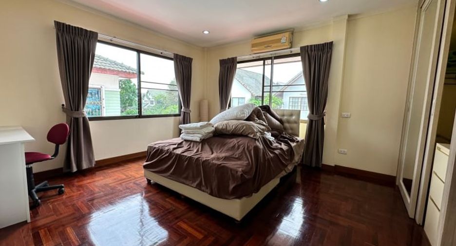For rent 3 bedrooms house in Si Racha, Chonburi
