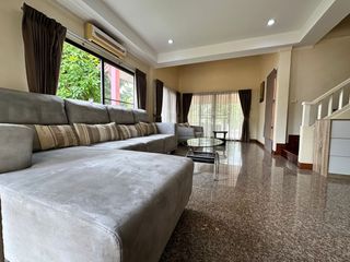 Haus zur Miete mit 3 Zimmer in Si Racha, Chonburi