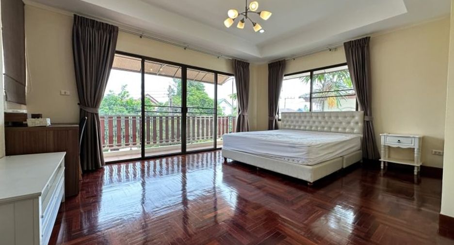 For rent 3 bedrooms house in Si Racha, Chonburi