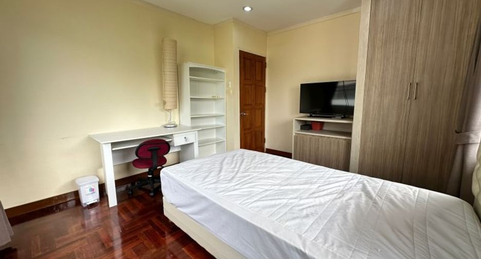 For rent 3 bedrooms house in Si Racha, Chonburi