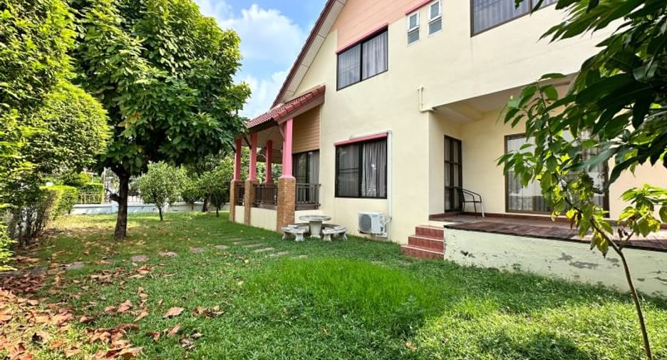 For rent 3 bedrooms house in Si Racha, Chonburi