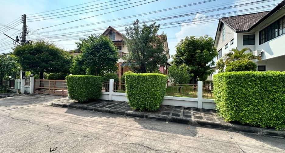 For rent 3 bedrooms house in Si Racha, Chonburi