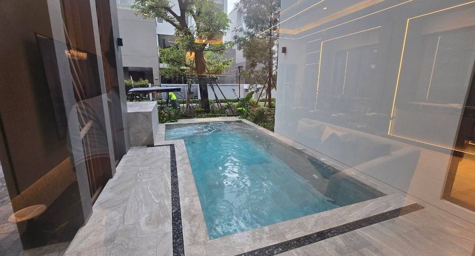 For sale 6 bedrooms house in Bueng Kum, Bangkok