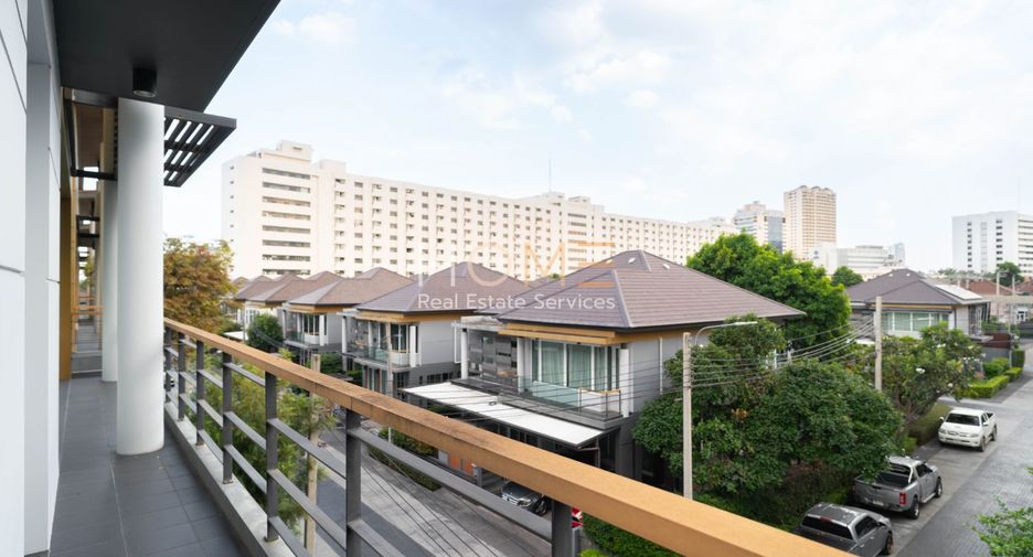 Casa en venta de 4 habitaciones en Chatuchak, Bangkok