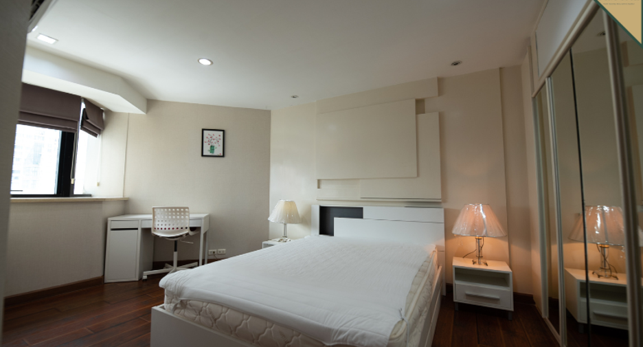 For rent 3 bedrooms condo in Khlong Toei, Bangkok