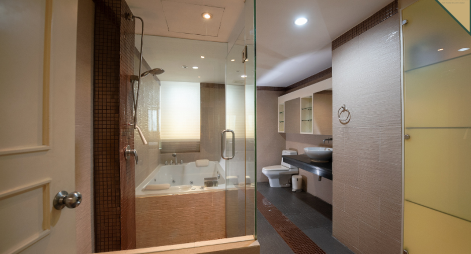 For rent 3 bedrooms condo in Khlong Toei, Bangkok