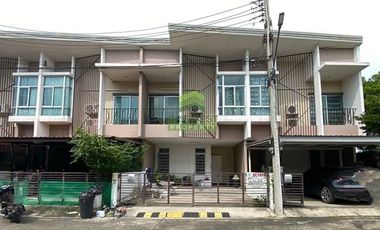 À vendre 3 chambres maison de ville à Mueang Pathum Thani, Pathum Thani