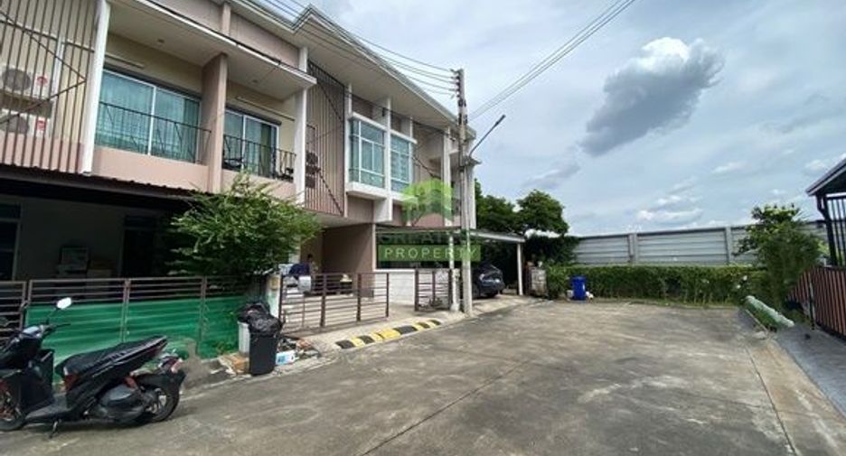 À vendre 3 chambres maison de ville à Mueang Pathum Thani, Pathum Thani