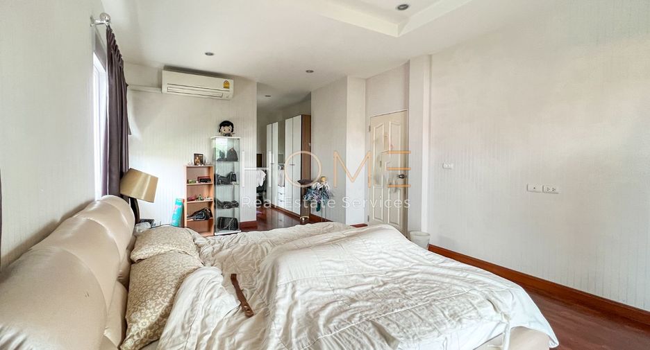 For sale 3 bedrooms house in Sai Mai, Bangkok