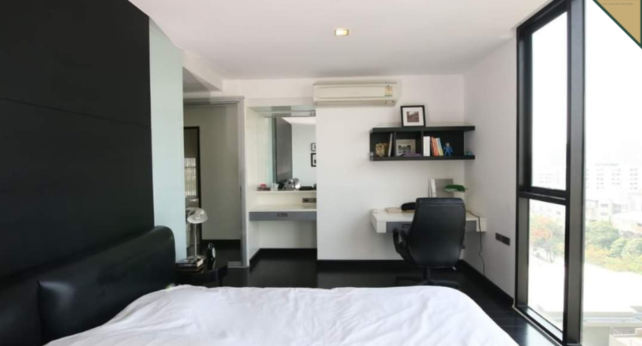 For sale 2 bedrooms condo in Watthana, Bangkok