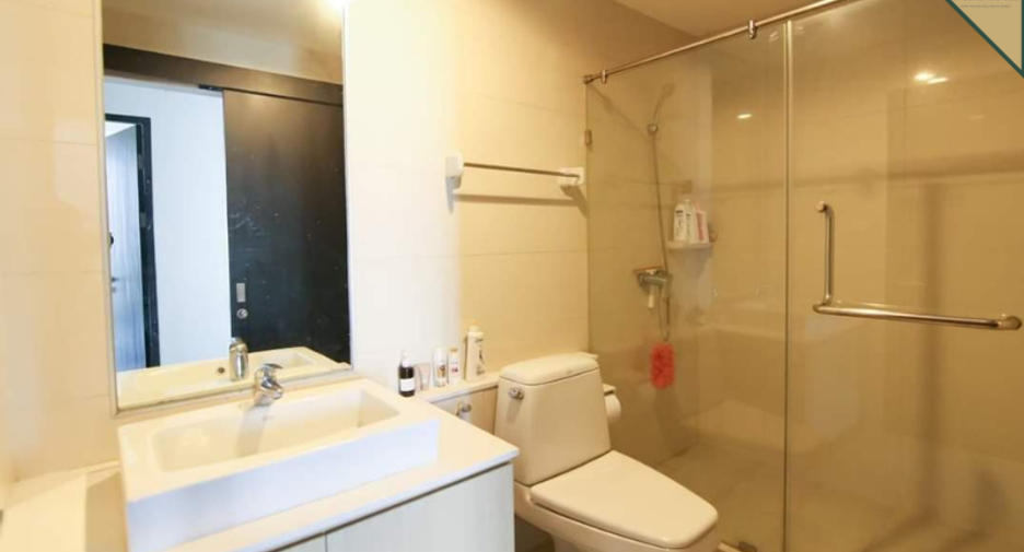 For sale 2 bedrooms condo in Watthana, Bangkok