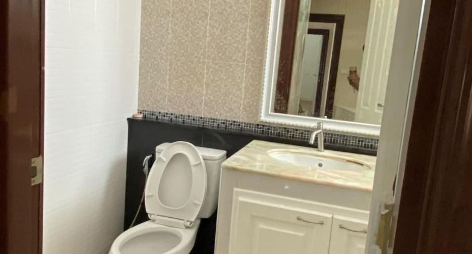Haus zur Miete mit 5 Zimmer in Mueang Samut Sakhon, Samut Sakhon