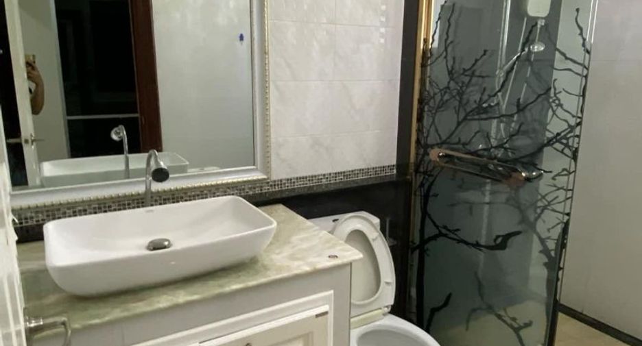 Haus zur Miete mit 5 Zimmer in Mueang Samut Sakhon, Samut Sakhon