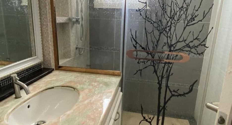 Haus zur Miete mit 5 Zimmer in Mueang Samut Sakhon, Samut Sakhon