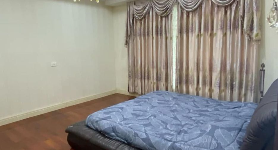 Haus zur Miete mit 5 Zimmer in Mueang Samut Sakhon, Samut Sakhon