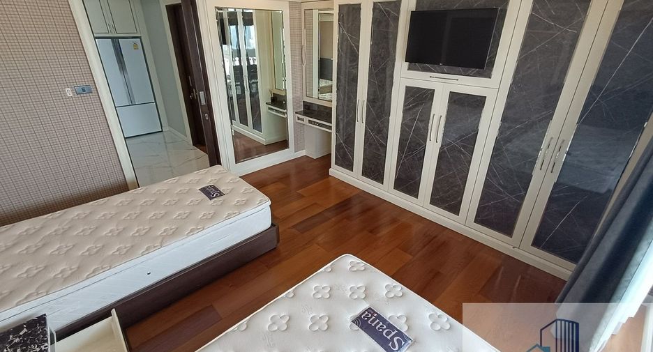 For sale 3 bedrooms condo in Bang Rak, Bangkok