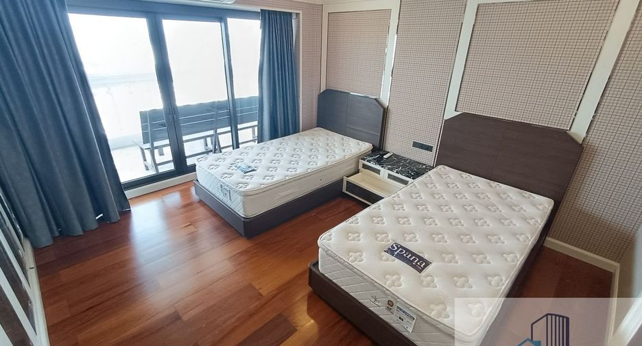 For sale 3 bedrooms condo in Bang Rak, Bangkok