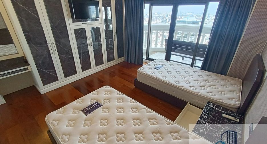 For sale 3 bedrooms condo in Bang Rak, Bangkok