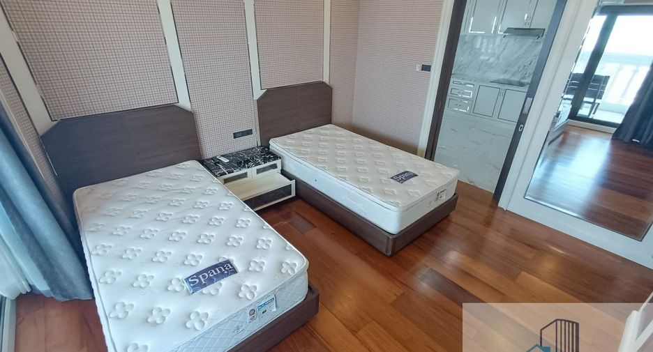 For sale 3 bedrooms condo in Bang Rak, Bangkok