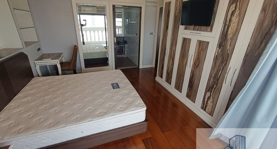 For sale 3 bedrooms condo in Bang Rak, Bangkok