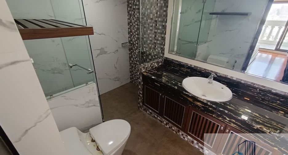 For sale 3 bedrooms condo in Bang Rak, Bangkok