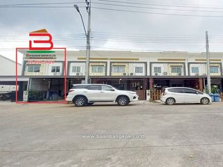For sale 4 ベッドルーム townhouse in Bang Bo, Samut Prakan