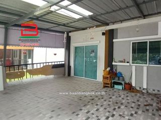 For sale 4 ベッドルーム townhouse in Bang Bo, Samut Prakan