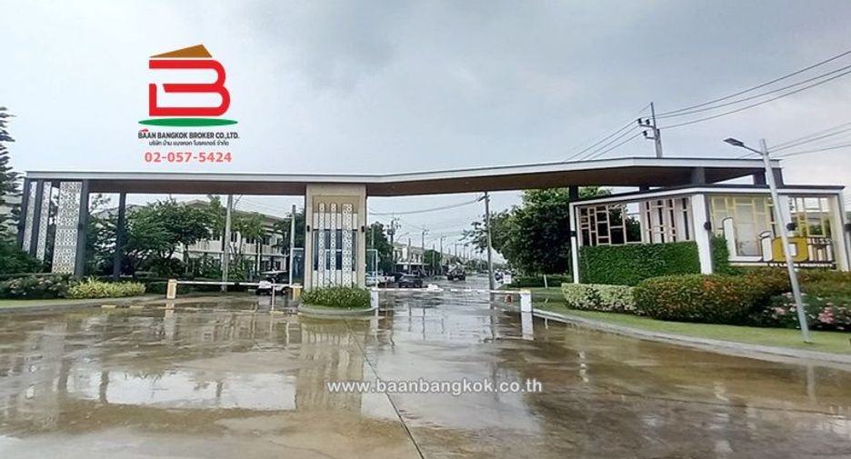 For sale 4 bedrooms townhouse in Bang Bo, Samut Prakan
