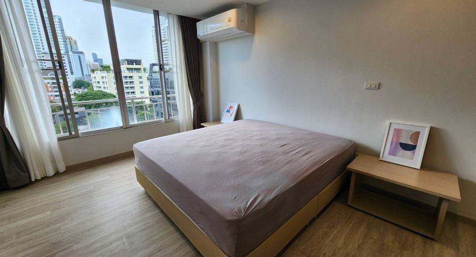 For rent 3 bedrooms apartment in Khlong Toei, Bangkok