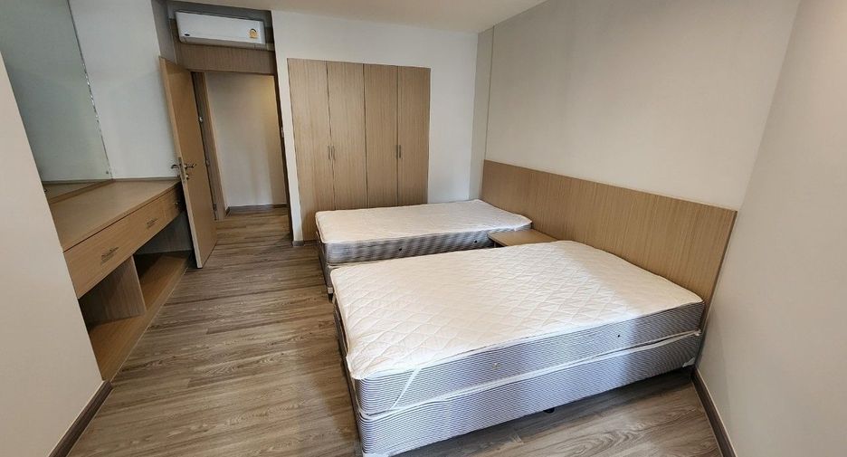 For rent 2 bedrooms apartment in Khlong Toei, Bangkok