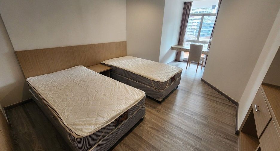 For rent 2 bedrooms apartment in Khlong Toei, Bangkok
