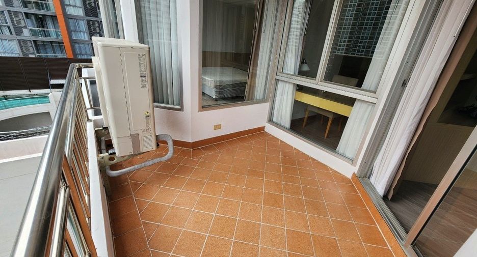 For rent 2 bedrooms apartment in Khlong Toei, Bangkok