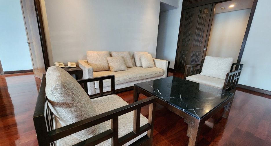 For rent 2 bedrooms apartment in Watthana, Bangkok