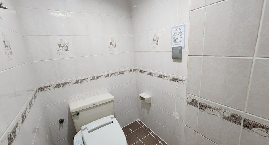 For rent 3 bedrooms apartment in Khlong Toei, Bangkok