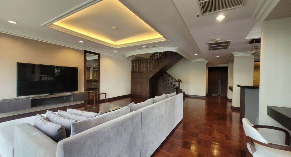 For rent 4 bedrooms apartment in Pathum Wan, Bangkok