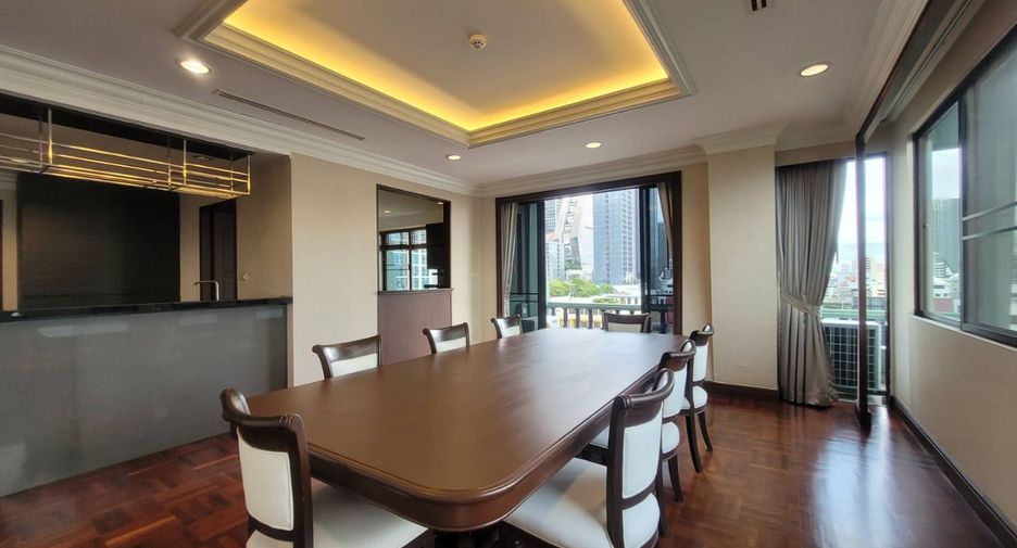 For rent 4 bedrooms apartment in Pathum Wan, Bangkok