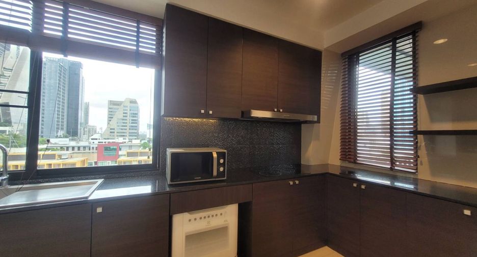 For rent 4 bedrooms apartment in Pathum Wan, Bangkok