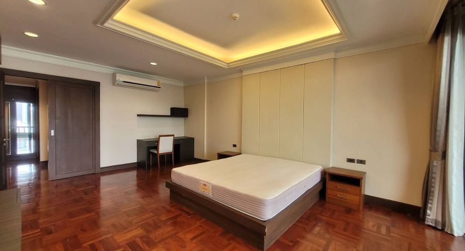 For rent 4 bedrooms apartment in Pathum Wan, Bangkok