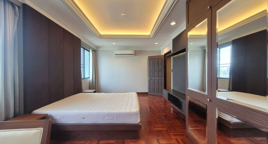 For rent 4 bedrooms apartment in Pathum Wan, Bangkok