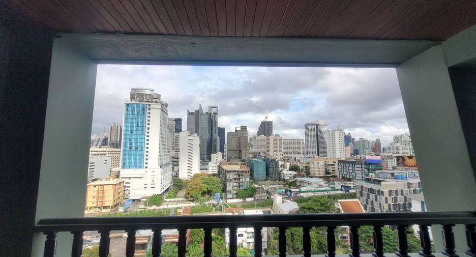 For rent 4 bedrooms apartment in Pathum Wan, Bangkok