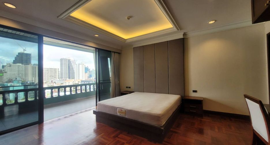 For rent 4 bedrooms apartment in Pathum Wan, Bangkok