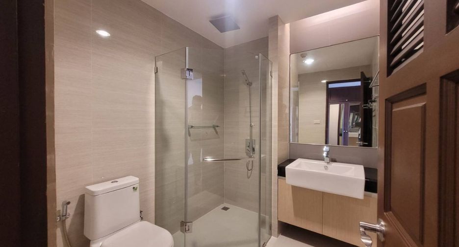 For rent 4 bedrooms apartment in Pathum Wan, Bangkok
