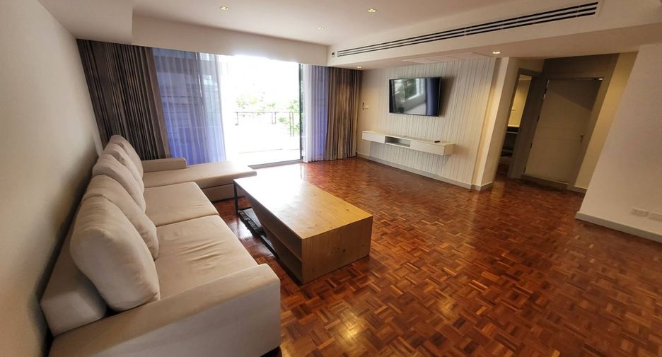 For rent 3 bedrooms apartment in Watthana, Bangkok