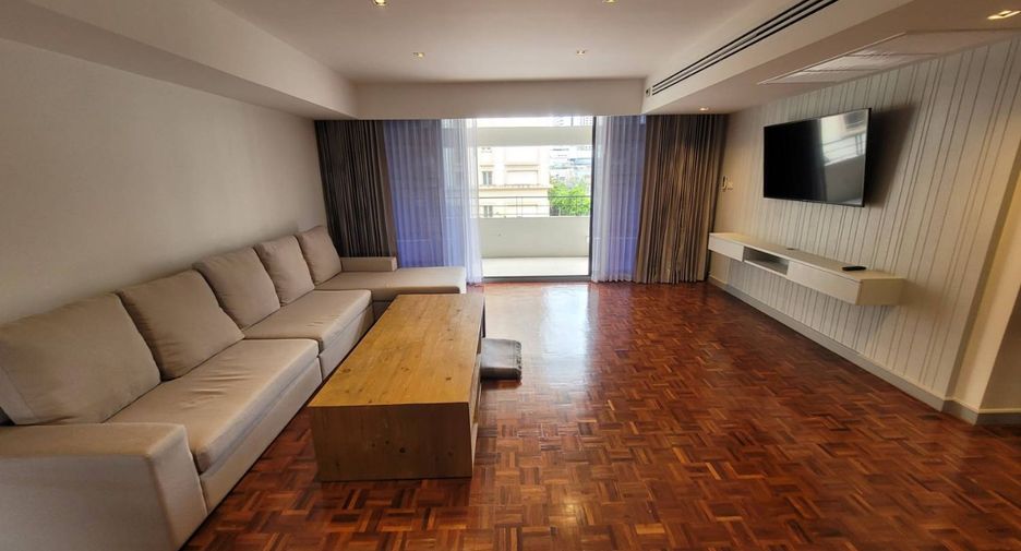 For rent 3 bedrooms apartment in Watthana, Bangkok