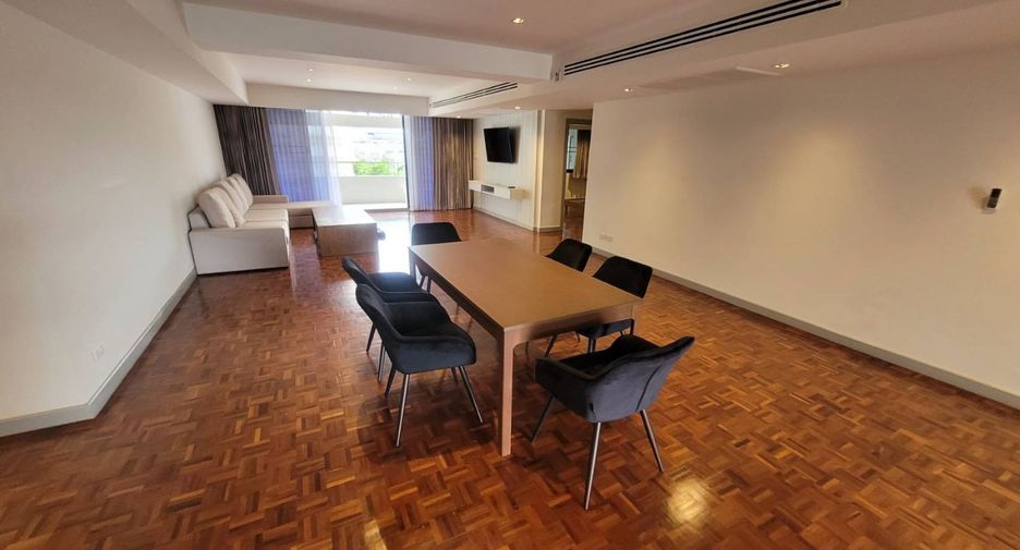 For rent 3 bedrooms apartment in Watthana, Bangkok
