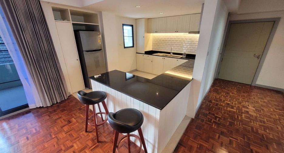 For rent 3 bedrooms apartment in Watthana, Bangkok