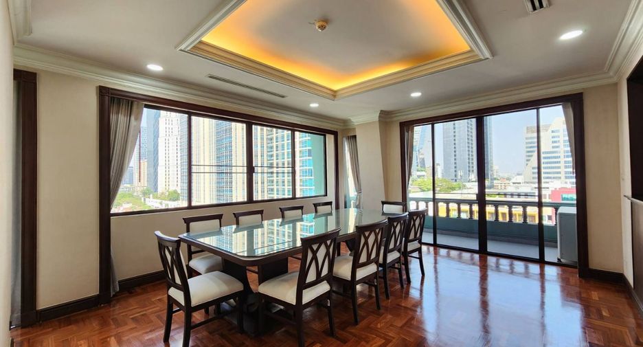 For rent 4 bedrooms apartment in Pathum Wan, Bangkok