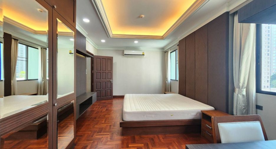 For rent 4 bedrooms apartment in Pathum Wan, Bangkok