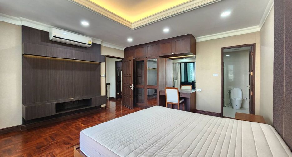 For rent 4 bedrooms apartment in Pathum Wan, Bangkok